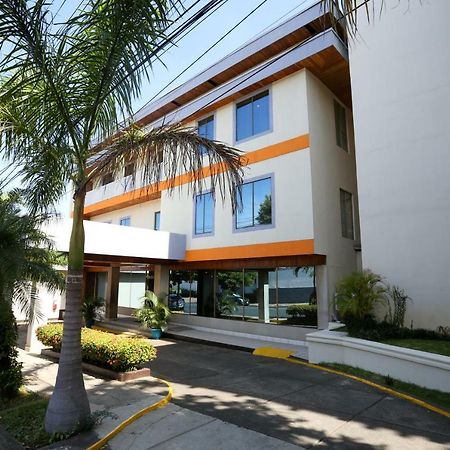 Hotel Mansion Teodolinda マナグア エクステリア 写真